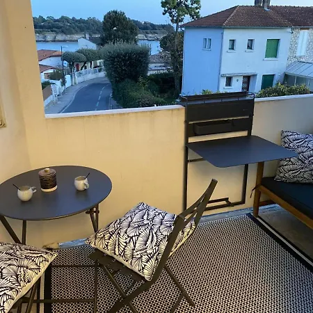35 M2,vue Mer, Plage De Nauzan Apartment *